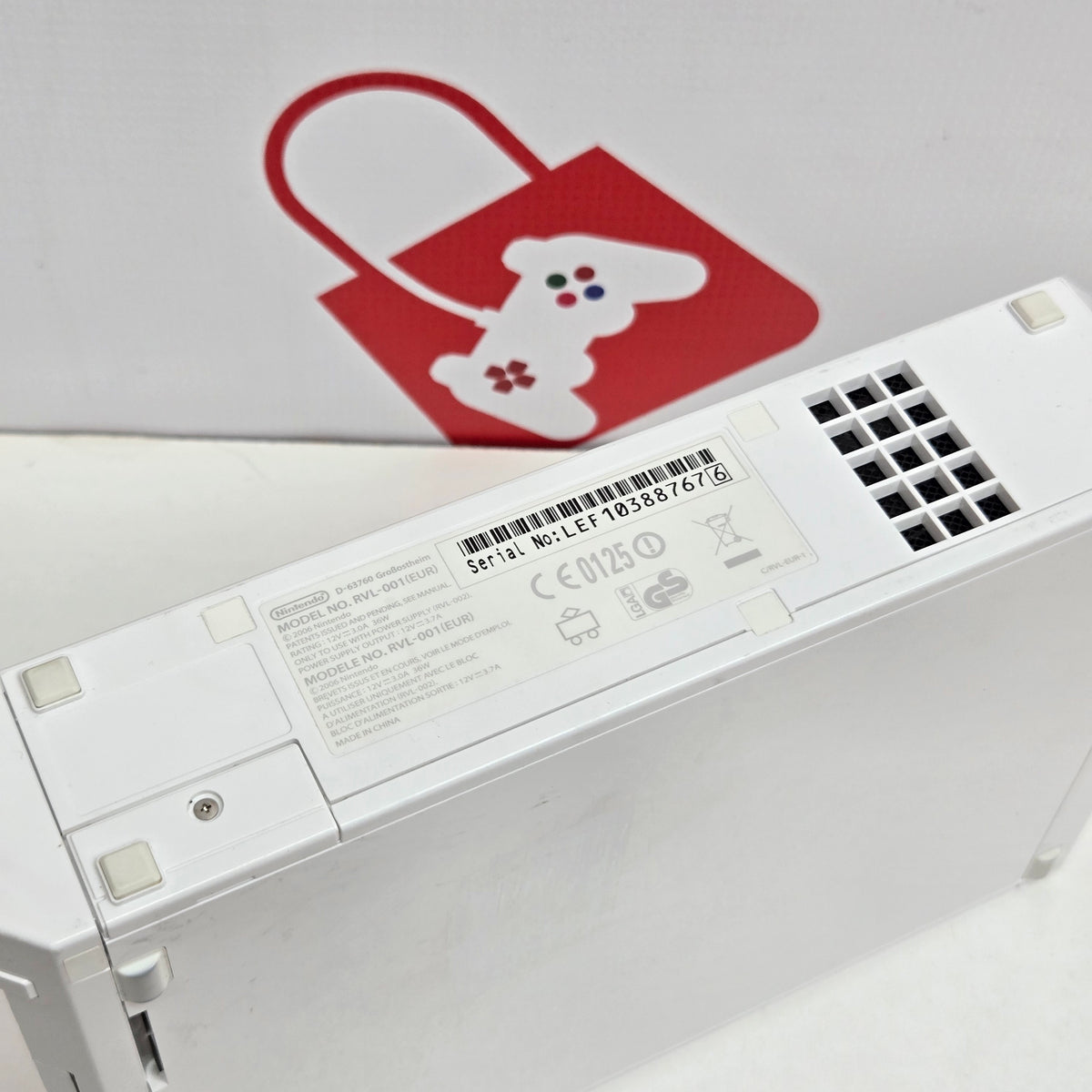 White Nintendo Wii - Mario Kart Bundle